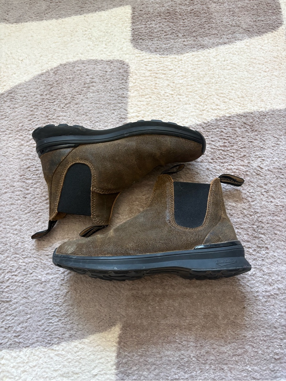 Blundstone Women's Brown Suede Chukka Chelsea Boots